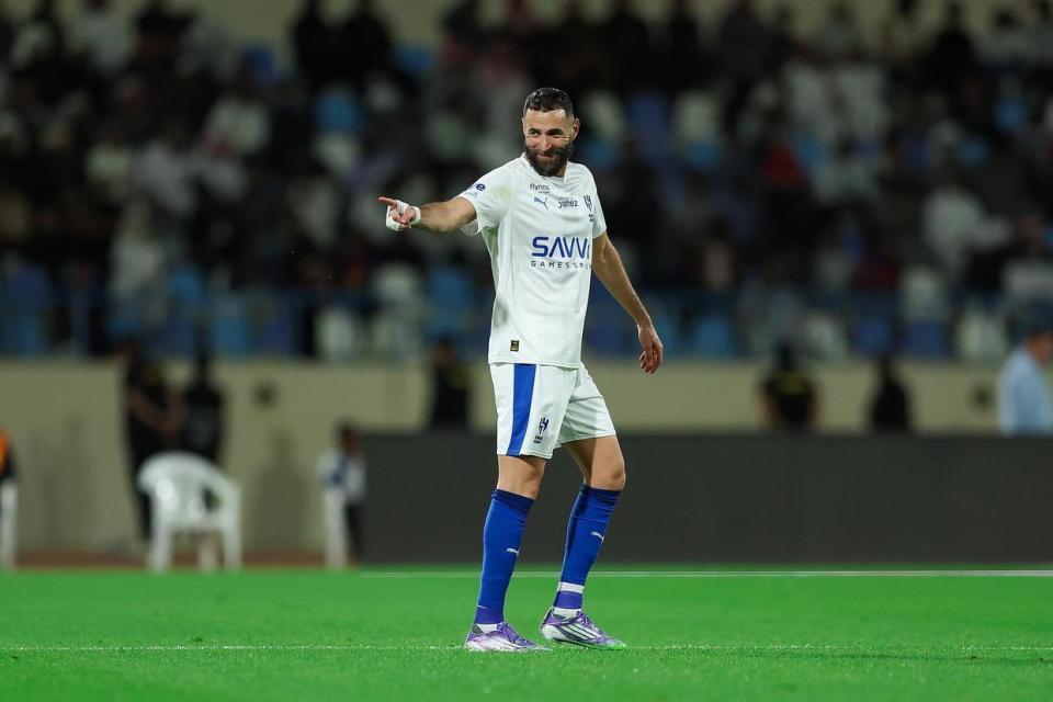 3射1传！本泽马新月首秀就打出王炸 难怪C罗罢赛抗议他加盟